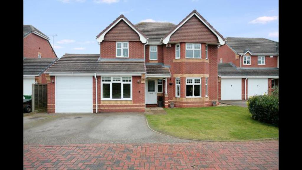PeterClarkeCo's tweet photo. This home on #warwickgates is going to best and final offers on Wednesday @ 5pm #property http://t.co/7oHxGgvnwI