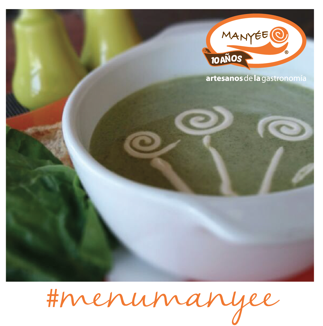 Manyee_cancun's tweet photo. En el #menumanyee de hoy tenemos crema de espinaca, y quedó deliciosa; Agua de sandía y de postre fresas con crema. http://t.co/MJZpdTax1G