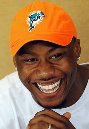 Happy Birthday to former Dolphins player Brandon Marshall! He is 31 today! 