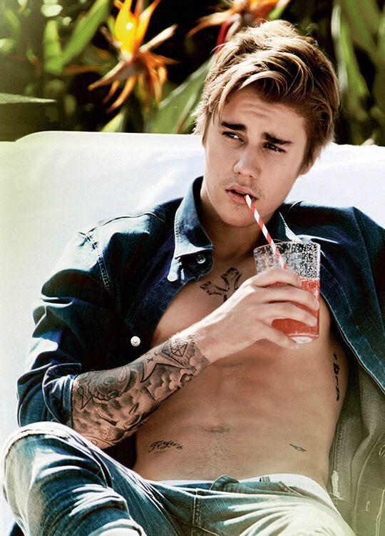 StandwithHarry's tweet photo. I think I just got pregnant. #ShapeIssue #vogue http://t.co/F8yj03ocEB