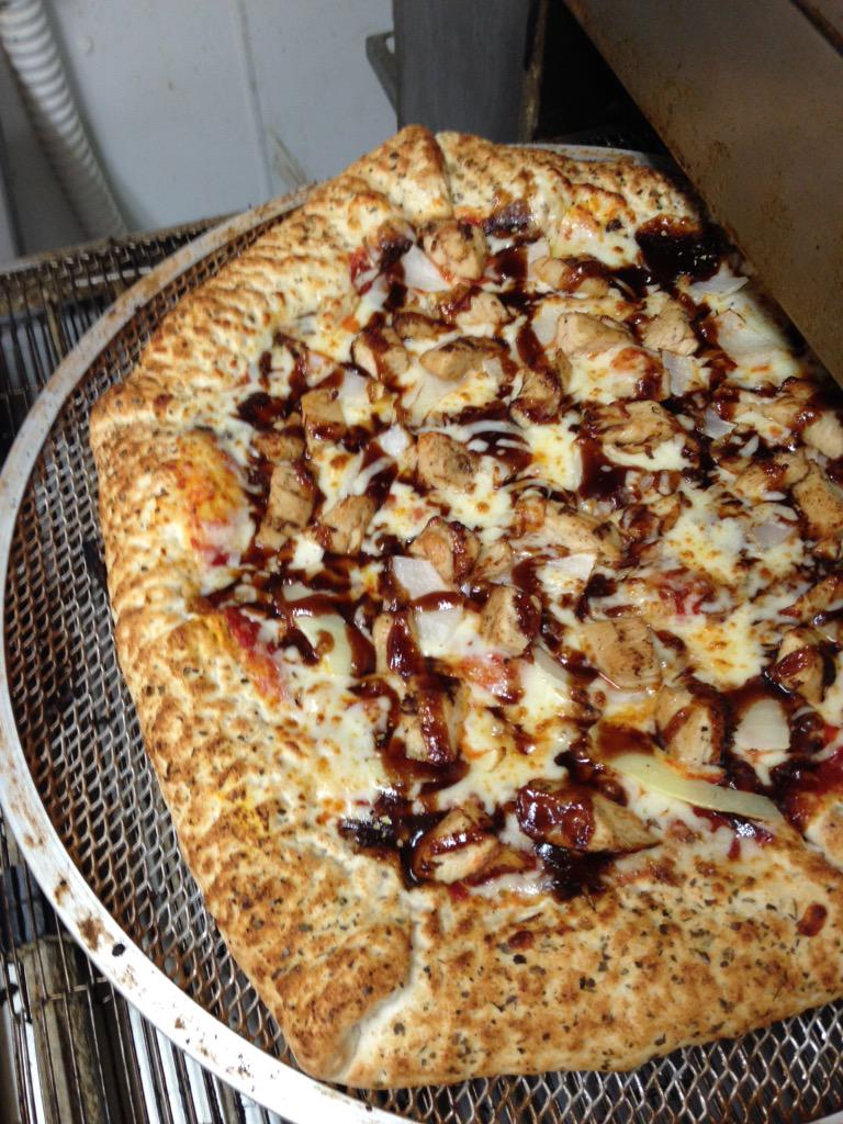 Centerfieldmd's tweet photo. We made this jawnt and we ate this jawnt #pizza #MusicForYou #Foodporrn http://t.co/jWvNK5HiJD