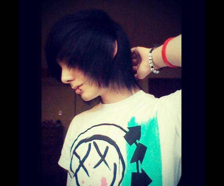 Hey I'm Aiden. I'm new so RT?