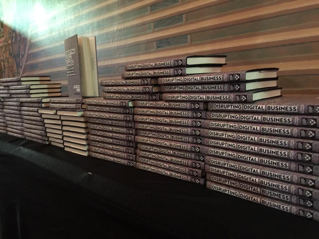 rwang0's tweet image. Sweet! @HarvardBiz @tim_org #disruptingdigital in the flesh! #CSSummit15