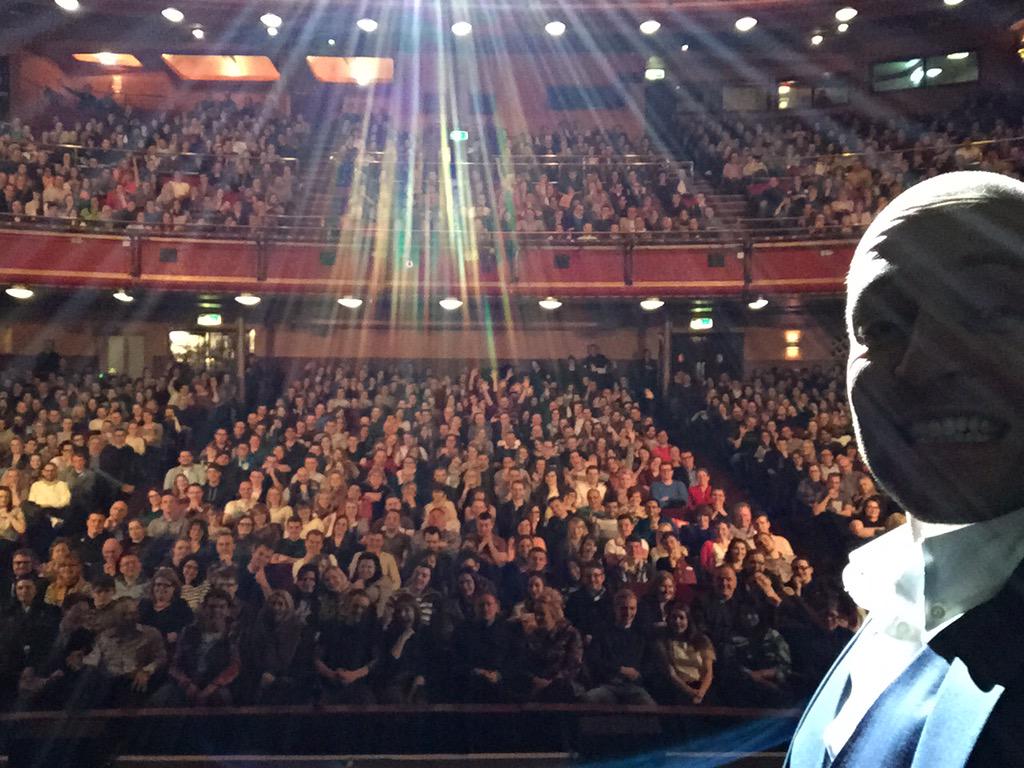 DerrenBrown's tweet image. In Oxford tonight. Please be part of the show &amp;amp; tweet any word in the next 5 mins using #DerrenMiracle. Thank you x