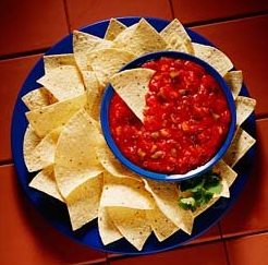 samanthahughey's tweet photo. Happy chip &amp; dip day! @joehio_ @laurafleenor #CHIPDUST http://t.co/YLFWRPiJ8Z