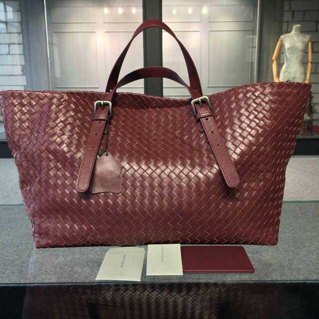 gonewbuy's tweet photo. Bottega Veneta had done.39x19x25cm.all colors had done.:) http://t.co/vrelyiJuCr