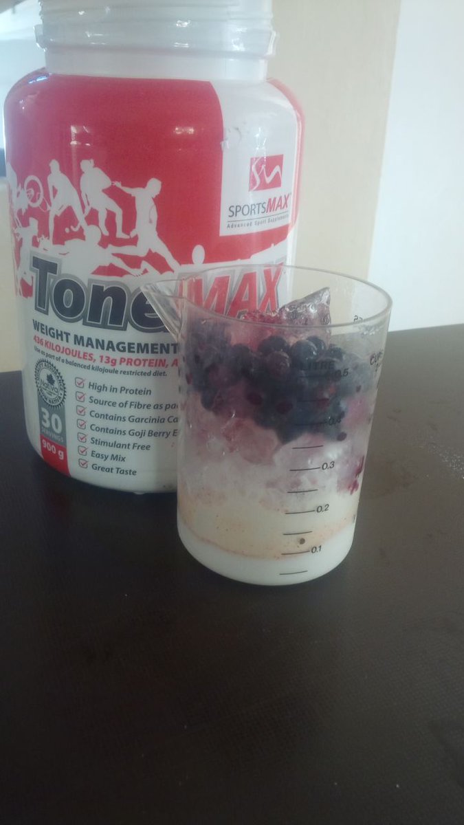 roxy_louw's tweet photo. @SportsMaxSA breakfast for champs! Gr8 protein shake! :-) #fibre #protein #proteinshake #fullforhours #powerbreakfast http://t.co/ln5UwRxGoC