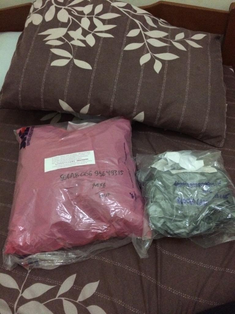 nyonyanyinya's tweet image. Balik kosan ada dua paket dari @SteddyStore dan @OrangeShopz gak sabar buat bukaaaaa 😘