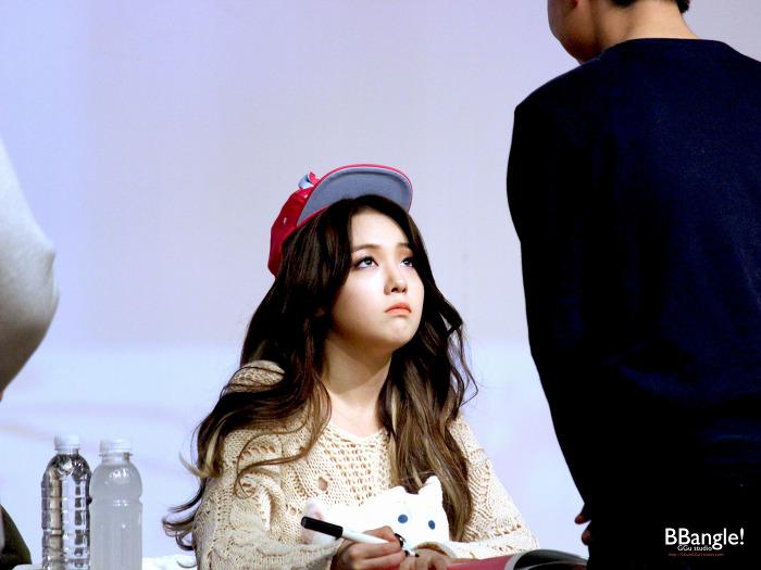 BangMinah_TH's tweet photo. [Fan] 150322 Minah #민아 - 'I am a Woman too' Fansign at Ilsan by GGu Studio #나도여자예요 (1) http://t.co/K3hKrd1XZI