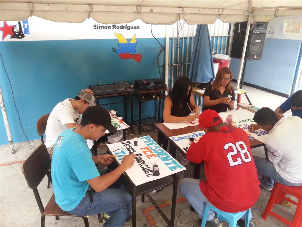 franciscodjavi's tweet photo. #VOTAMUE23#MUE23ALaFCE #UPTMSomosTodos #YoSoyUPTM #UPETISTADE♥@Lili1422@linderoberto @_OscarJimenez @Mppeuct@riveraka http://t.co/cG4bLRU3se