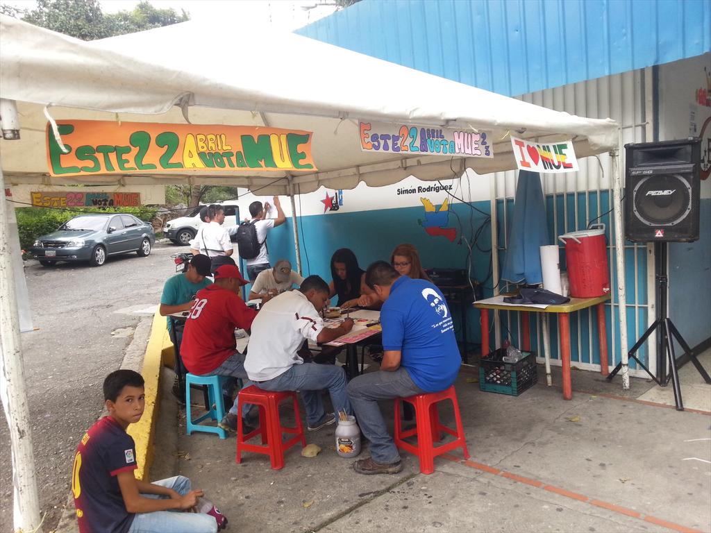 franciscodjavi's tweet photo. #VOTAMUE23#MUE23ALaFCE #UPTMSomosTodos #YoSoyUPTM #UPETISTADE♥ @andreakus @Yarialix7Yohan @rmenendezp @NicolasMaduro http://t.co/iDdaI6gefO