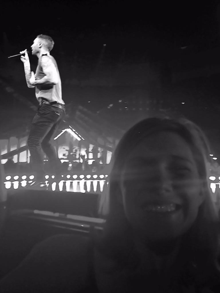 katelehman's tweet photo. @adamlevine hubs &amp; I were right next to crazy girl &amp; tried to stop her Thanks for great show-mama needed a night OUT! http://t.co/uvzljjXSrn