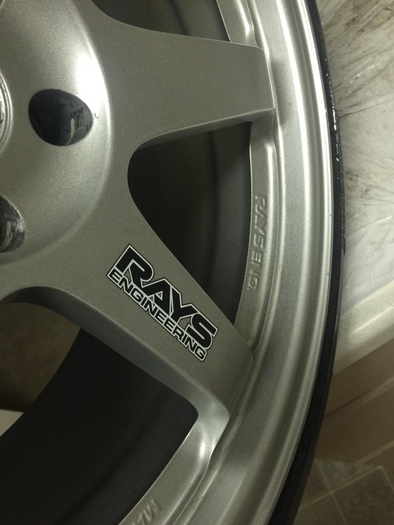 VitalSyntax's tweet image. Before and after 2 hours of cleaning my new wheels.