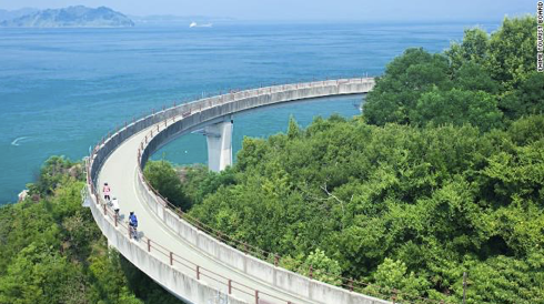 cnni's tweet photo. If you love cycling you’ll love this spectacular bicycle route in Japan: http://t.co/T4OcIDNCvi http://t.co/yEmiGdRDz4