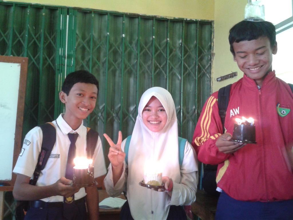 AbodeSesat91's tweet photo. HBD Didin-Adinda (5Apr) &amp; Awang (7Apr) Yang terbaik yaaa buat kalian🙏💞({})×× Love from us^^ http://t.co/12odtS1lCV