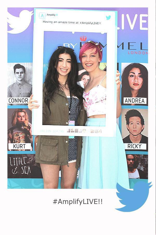 thisisamplify's tweet photo. People are loving our #TweetBooth at #AmplifyLIVE!! http://t.co/EtxbC0OkUL