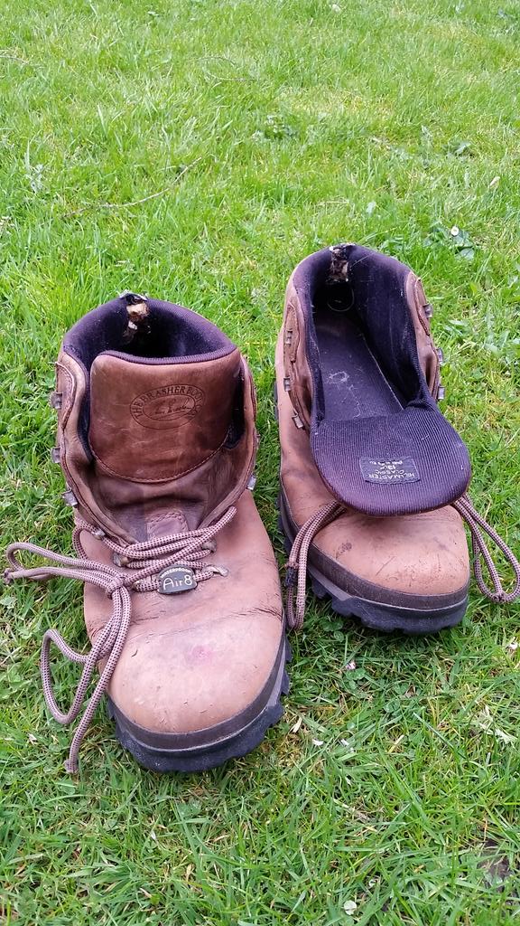 DeanMacey's tweet photo. After 10 long years of great service, I think my lucky @brasher have had it.
Awesome boots, well worth the money! http://t.co/U3NoX2Ob4i