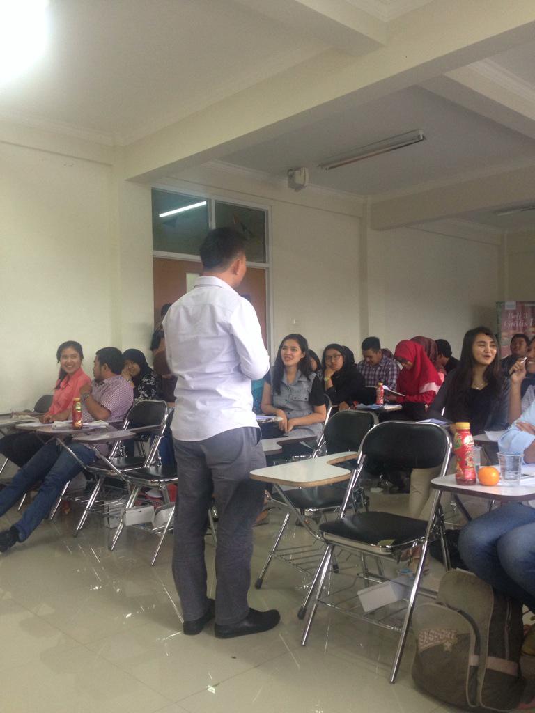 TalitaBeby's tweet photo. Seseruan bareng rekan2 mahasiswa F.ikom Univ.pancasila di acara "Mana Indonesia Mu" bersama @tehjavana #tehjavanaup http://t.co/5y56VuGwos