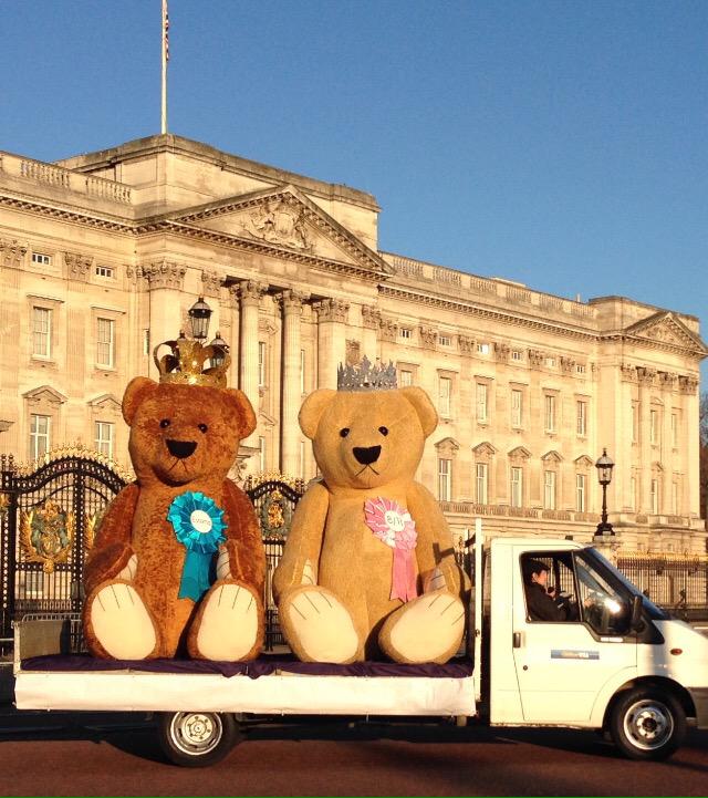 giant teddy bear 10ft