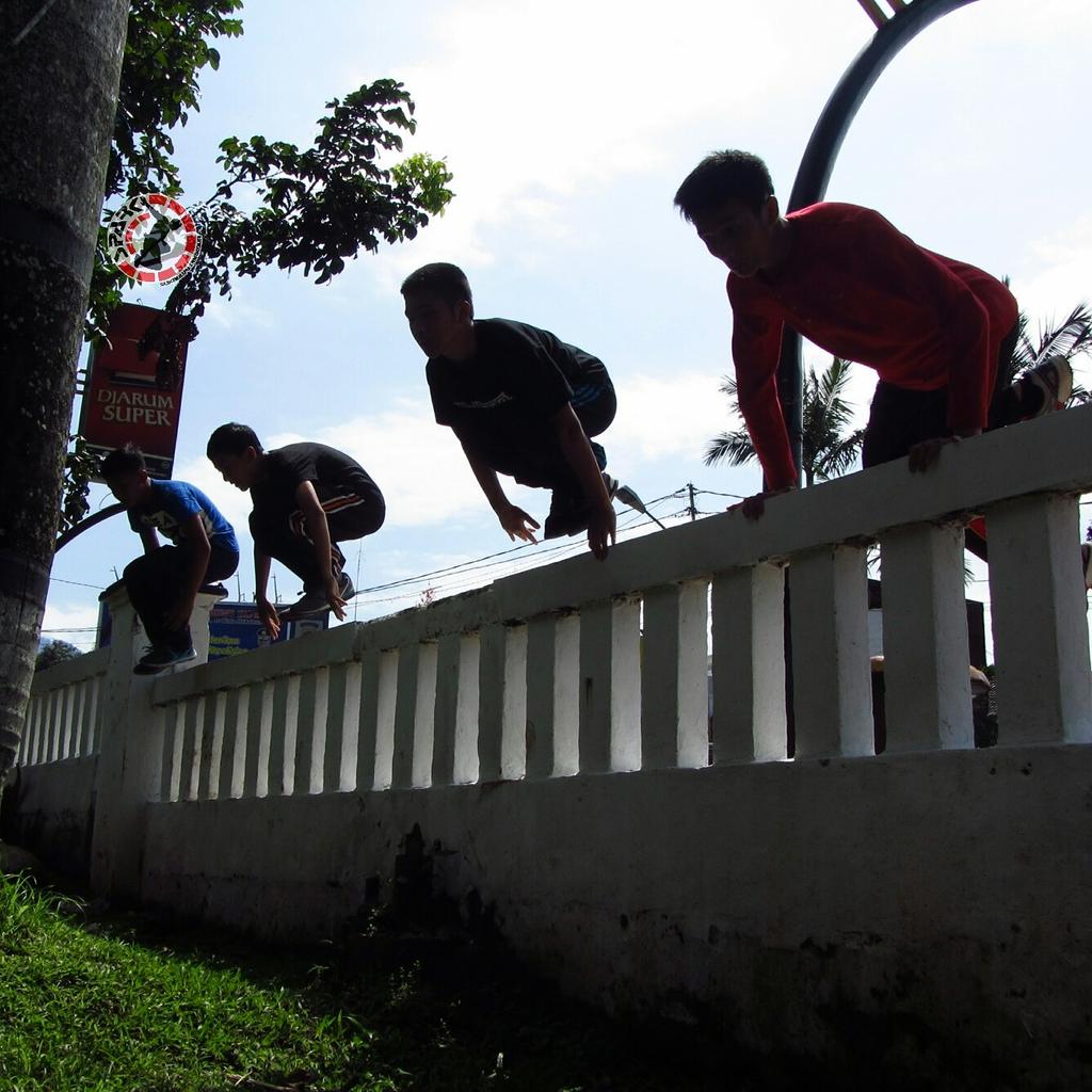 Smiparkour's tweet photo. Jngn prnah mngtakan tdk bsa sblum kta cba,optimis kta psti bsa @liketheearth  @achfahmi_smi @InisukabumiCOM http://t.co/L1Xjx72WD8