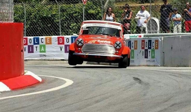 wba2027's tweet photo. Wide and proud @lookatmymini @britishminiclub @Minispares http://t.co/uvGVN6YYgk