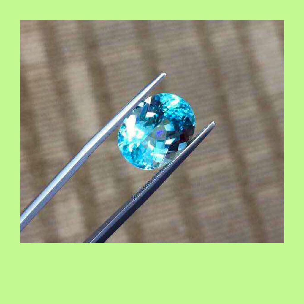 JefferySjr's tweet photo. #paraiba#paraibatourmaline#tourmaline，7.13 carat #lightningblue#GRS. PRICE;5500$ each carat.  whatsapp;86 18500846128 http://t.co/l4biML8DyW