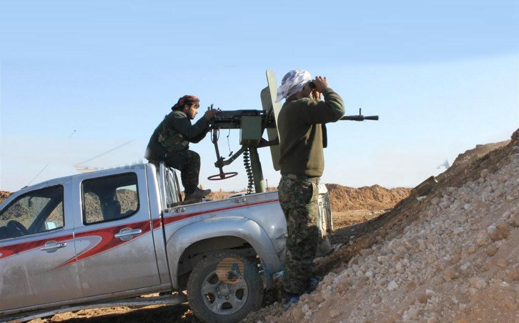 PYD_Rojava's tweet photo. Li gundê Xêbiş û Til Baz ên girêdayî Til Temir di encama pevçûnên di navbera  YPG’ê û DAIŞ’ê de 3 çete hatin kuştin. http://t.co/g8fB7Qjb47