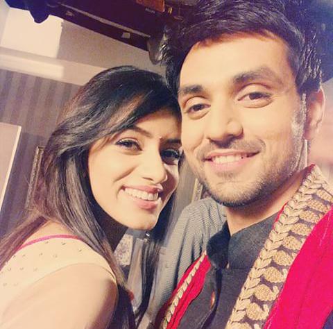 Rohitkeshari10's tweet photo. @shaktiarora @smritikhanna123 #MATSH #OffScren #OnSet RV & Rithika Loking So Cute In #NewSelfie #Both #EnjoyingFunππ http://t.co/O8MrPnpy2I