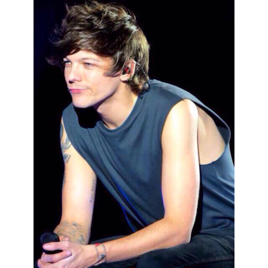 haruka_hlnzl210's tweet photo. 初めてのFollow祭り！
たくさんのDirさんとつながりたい(*☻-☻*)
#louisgirlRT
#1D愛してる人RT
#RTしたDirさん全員フォローする http://t.co/fSrU7yyBkj