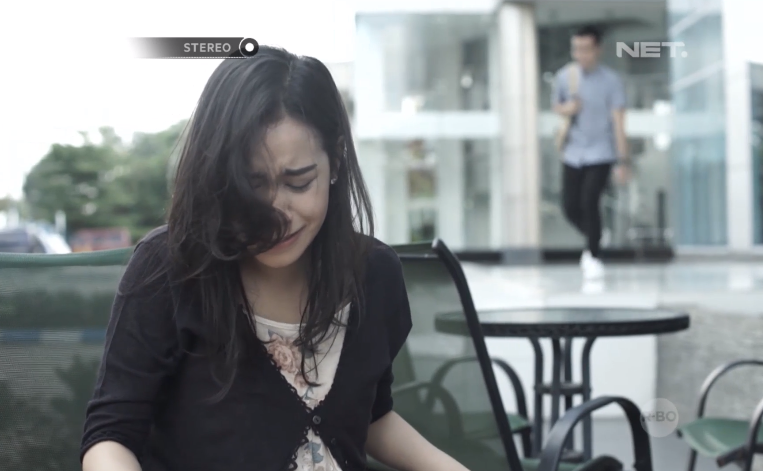 NET_Stereo_'s tweet photo. Juwita sedih banget dan Alex mencoba menghibur #StereoNETeps3 http://t.co/NmPFI2g2mR