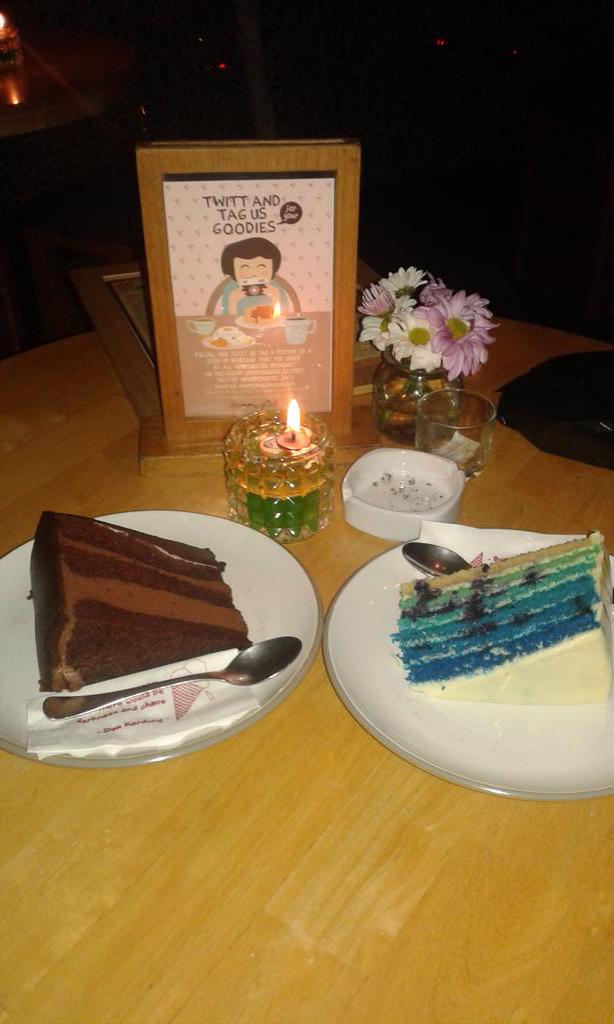abekhat109's tweet photo. Dinner with her... http://t.co/ZZjrwhlBET