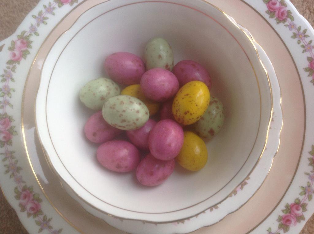 allthingschina's tweet photo. Happy Easter everyone, hope you receive lots of eggs. http://t.co/bVwVg4dWye