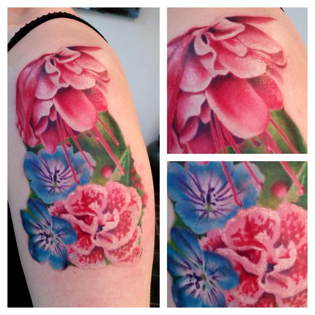 inkantations13's tweet photo. Half sleeve started today by Miss Terri #flowertattoo #sleevetattoo #missterri http://t.co/reUe2iP7Xm