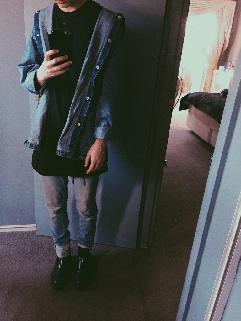 troyesivan's tweet photo. Idk I'm just really vibing on denim 👕👖 http://t.co/0FdZeJSgmm