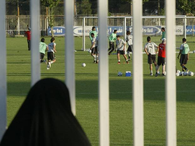 Independent's tweet image. Women to attend 'some' sports matches in Iran as ban is relaxed ind.pn/1Gxjkdq