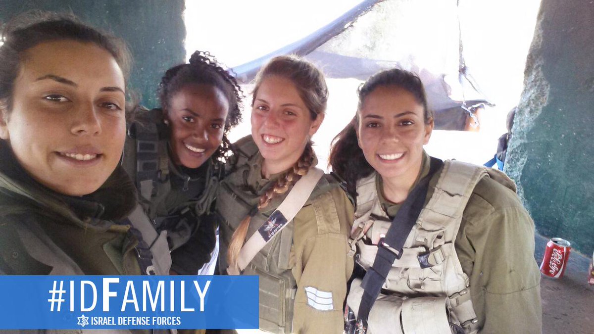 Happy Passover from Sgt. Sapir Tzur’s #IDFamily! 
idfblog.com/blog/2015/04/0…