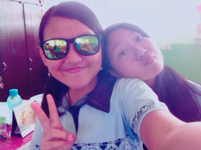 Communityof6C's tweet photo. 2 org paling narsis6c,dlm keadaan apapun dimanapun selfie trs-_- http://t.co/YKXzKM4NYy