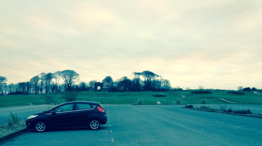 joebale95's tweet photo. A lovely fresh morning! #work #EasterSunday http://t.co/8zBbUPxm4k