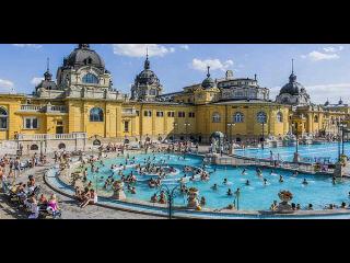 ekspedisimagz's tweet photo. Salah satu landmark kota Budapest, Szechenyi Baths. (Foto: Huffington Post) http://t.co/ddTosflyNt