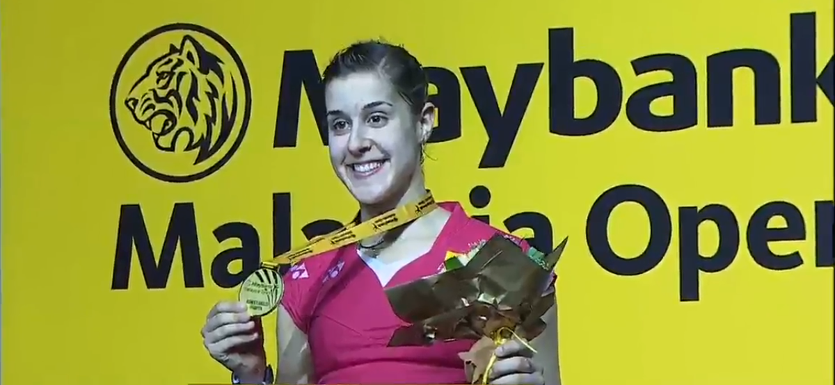 BadmintonESP's tweet photo. Carolina Marín, campeona del Maybank Malasia Open. Vence a la campeona olímpica y próxima nº 1 del mundo, Li (CHN) http://t.co/1OXCmEmHkx