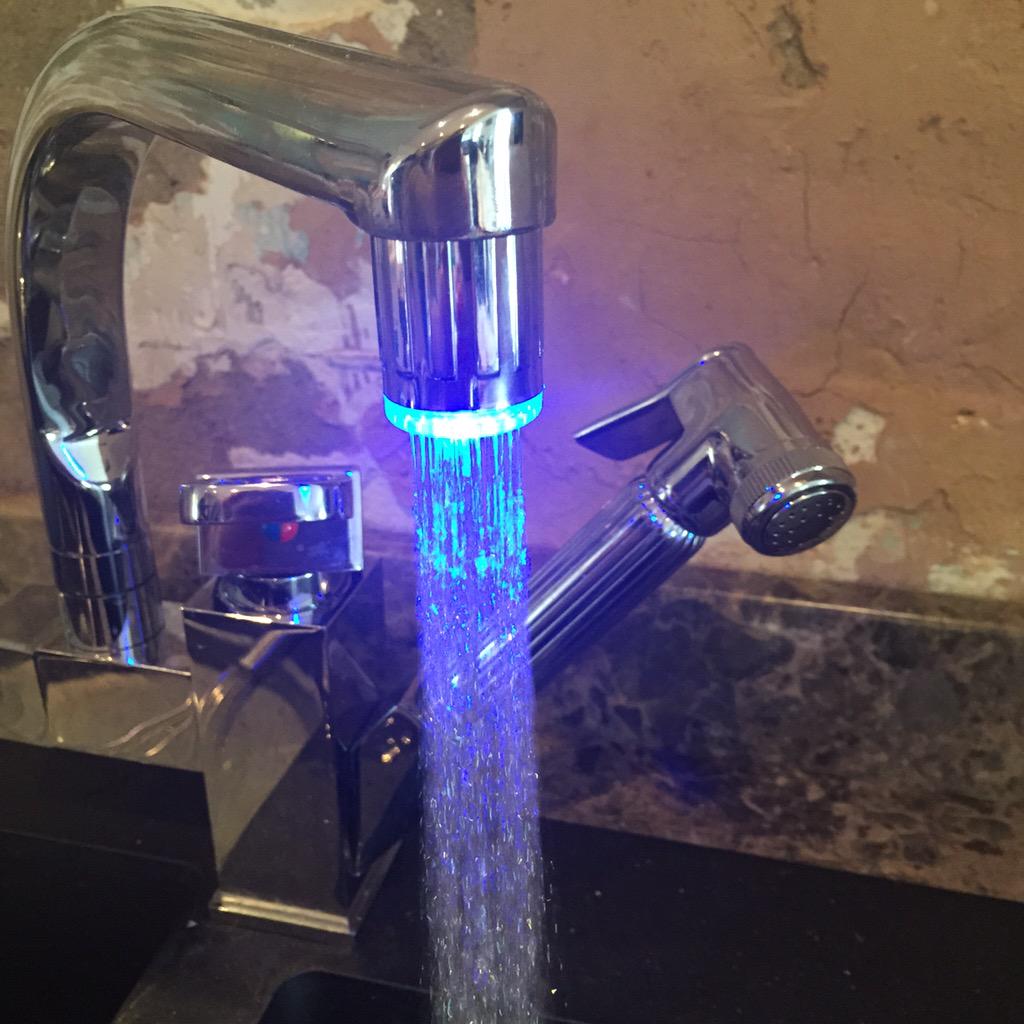 RGrinnall's tweet image. #easilypleased my new tap #ledfaucet