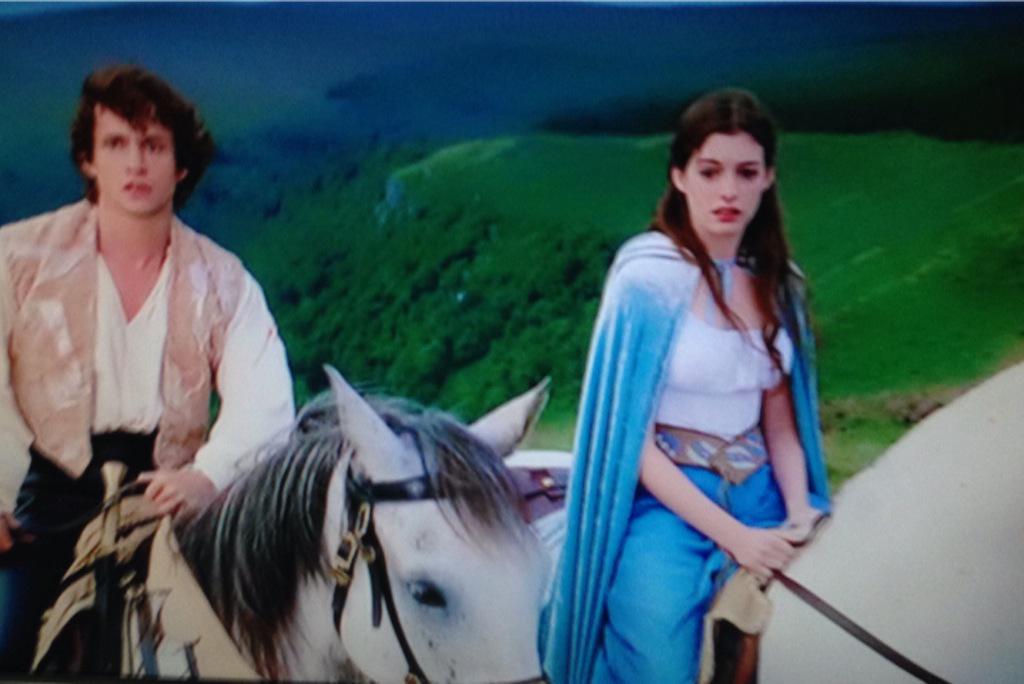 Ak 魔法の国のプリンセス という映画見た アンハサウェイ かわいすぎー 全然有名な映画じゃないけど すごい内容も良かった Http T Co Xrz9r2dky8 Twitter