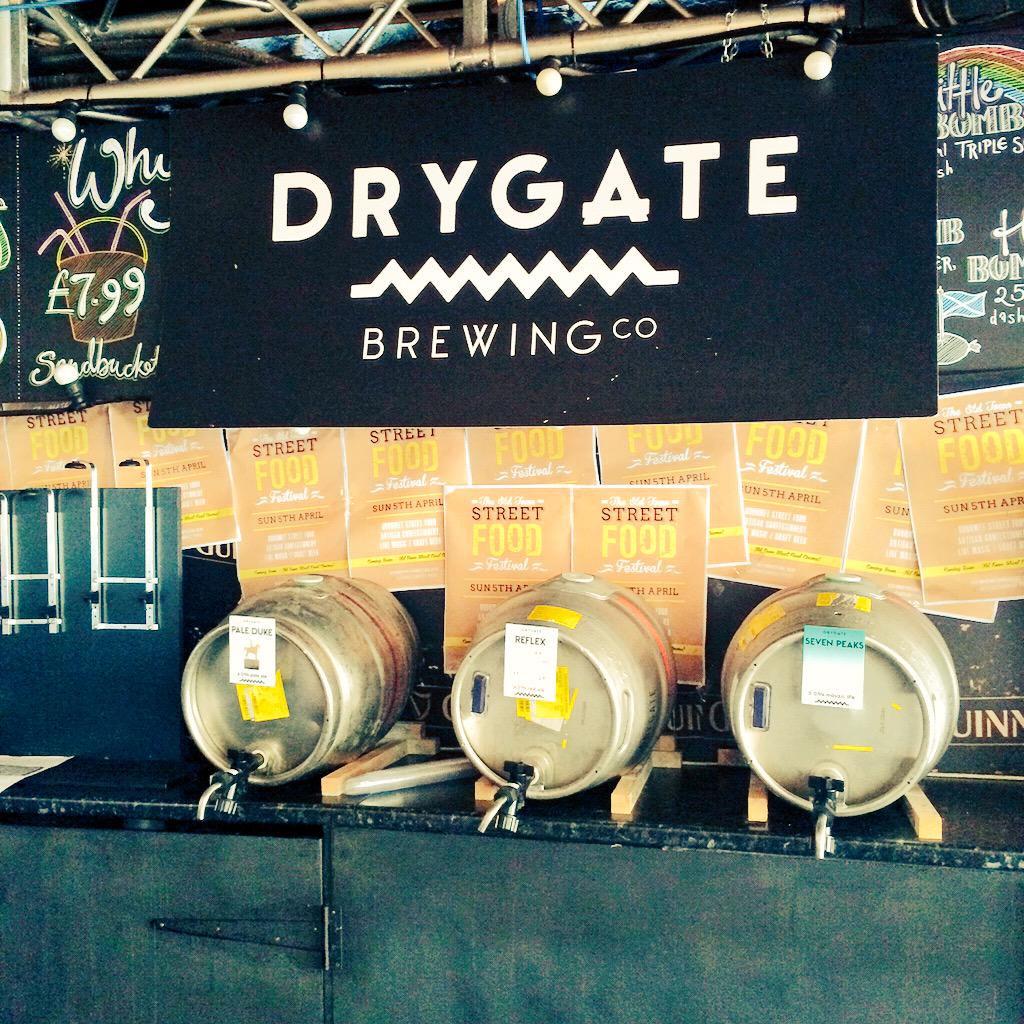 Kerbside139's tweet image. @drygate #Ale bar open @Edinbeergh @edinbeertour Pale Duke (Pale ale) reflex (red ale) Seven Peaks (mosaic IPA)