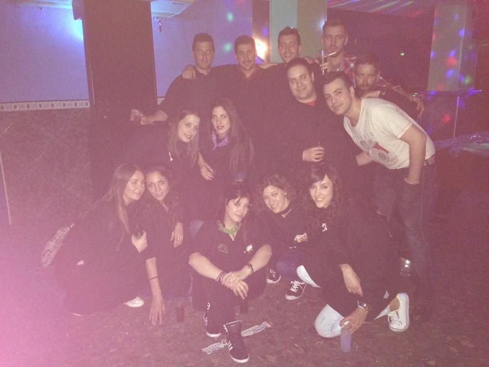 MarienPascual's tweet photo. Porque los mejores momentos de la vida se viven rodeado de las mejores personas!! A por el último díaaa!! #Tambores15 http://t.co/g8ctgd1pLb