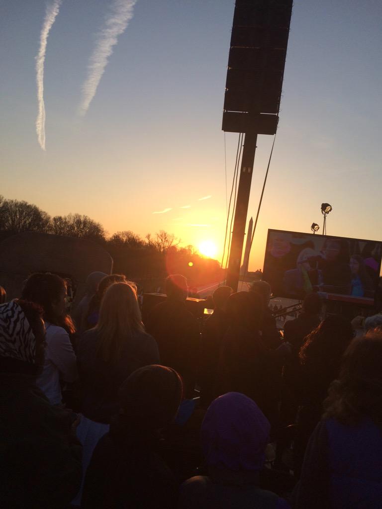 CoachKitkat's tweet photo. Amen! Love everything Thats going on today!!! Happy Easter Everyone. 😇#EasterSunriseDC http://t.co/s7JFvioLDN