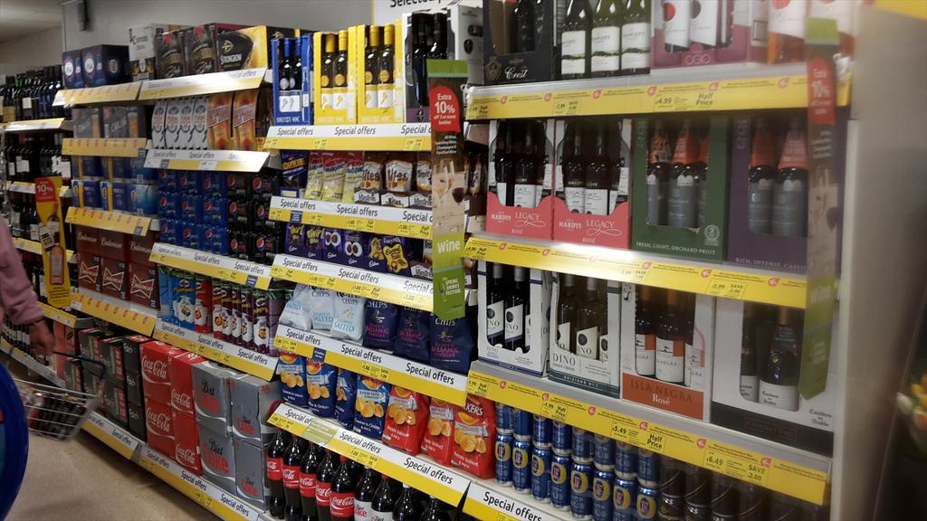 SouthbourneE's tweet photo. TRADE! TRADE! TRADE! Great offers in store for Easter @stejohcon @Pompeylad77 @DominicRoyffe @stevekelly13 http://t.co/jceyxWdHqe
