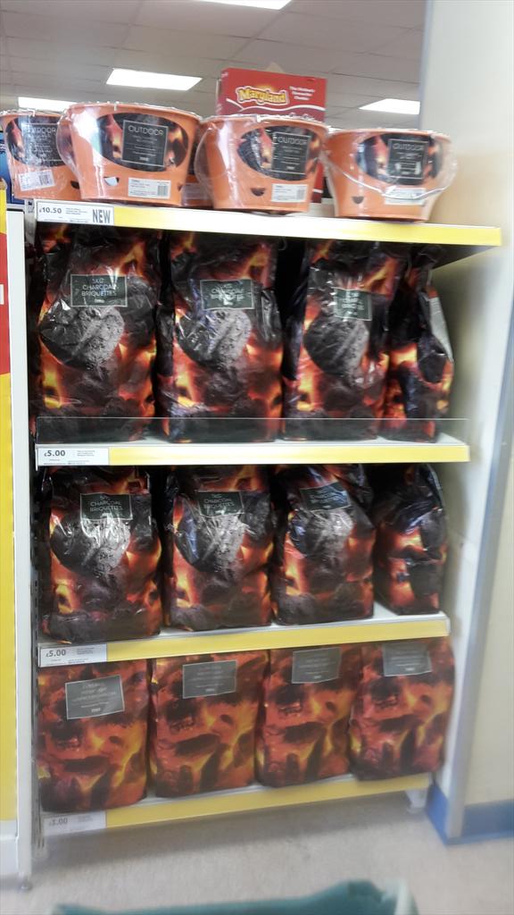 SouthbourneE's tweet photo. TRADE! TRADE! TRADE! Great offers in store for Easter @stejohcon @Pompeylad77 @DominicRoyffe @stevekelly13 http://t.co/jceyxWdHqe