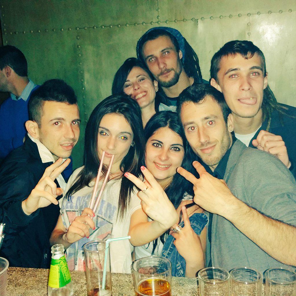 TonyMira88's tweet photo. Un bien cumpleaños con los buenos amigos @LauritaLfnte @_Nuria_Gil Pedrito Victor Abraham Carmen http://t.co/TCCBqf90q2