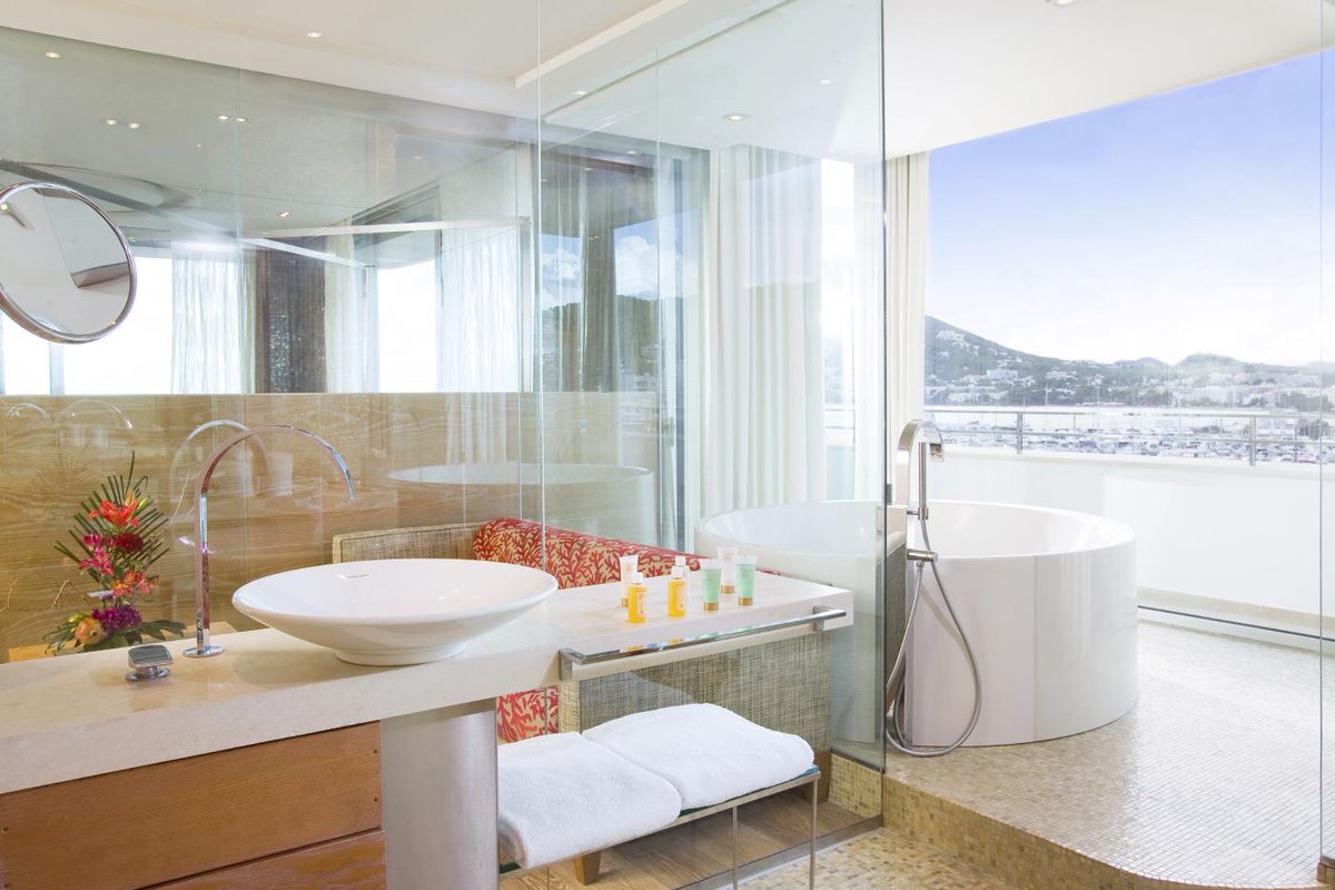 HashimMadani's tweet photo. Aguas de Ibiza Lifestyle &amp; Spa http://t.co/ndvGFwV3ma http://t.co/AdMiyhPrNK