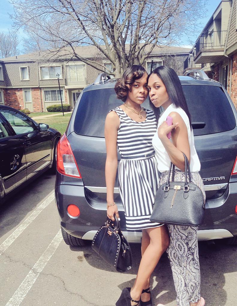 xoxoshanel_'s tweet photo. last Easter w/ my two besties #heyminime #heysissy 💉👯👶 I still look exactly the same😩😳😍 http://t.co/kaR7Hjyj2V